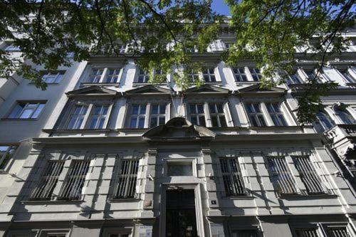 Cosy Small In 1 On Metro Muzeum Appartement Praag