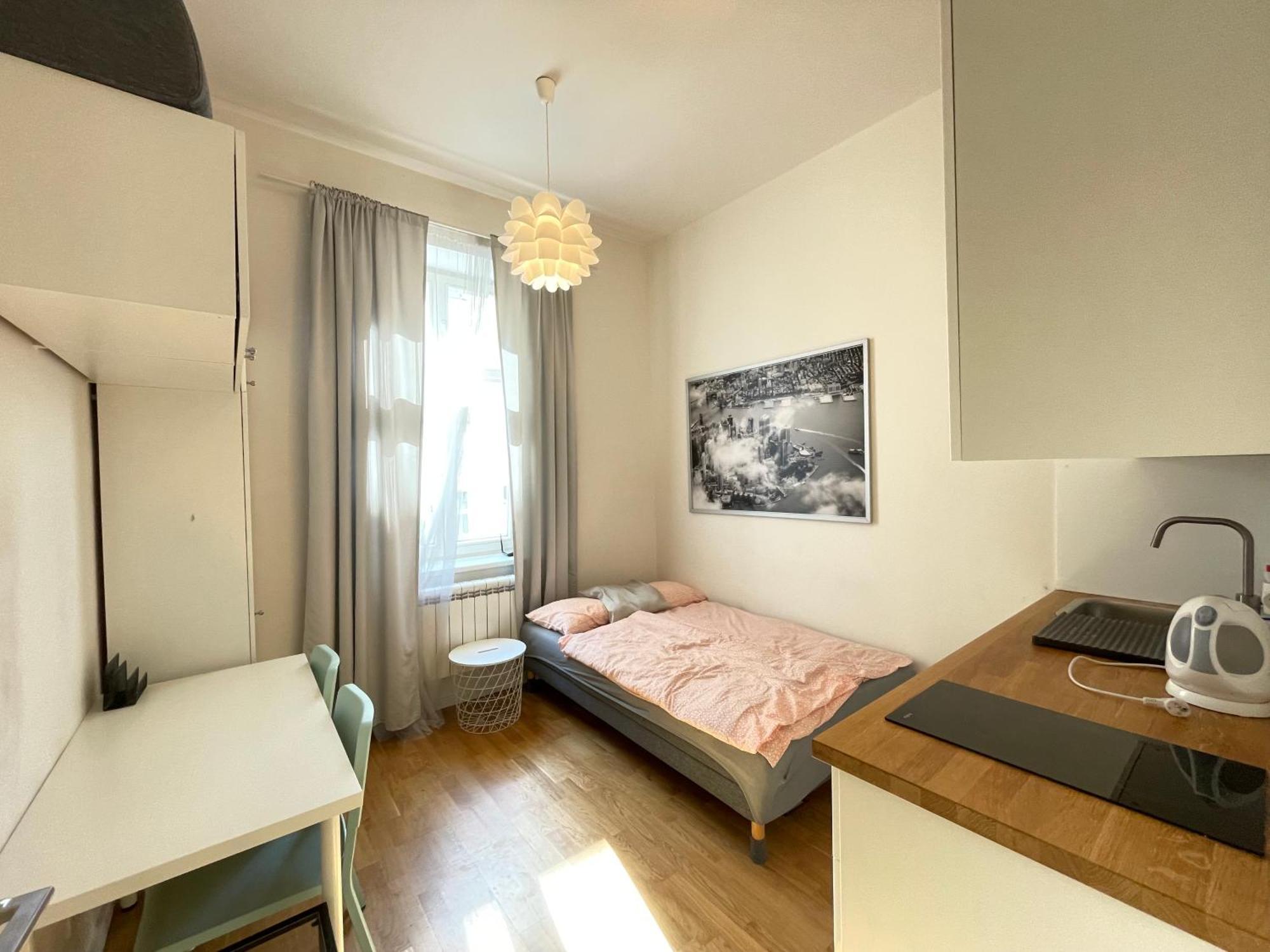 Cosy Small In 1 On Metro Muzeum Appartement